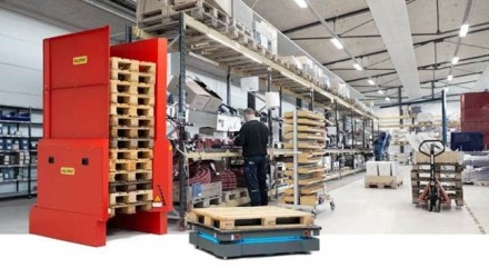 Automated pallet handling with PALOMAT® AMR